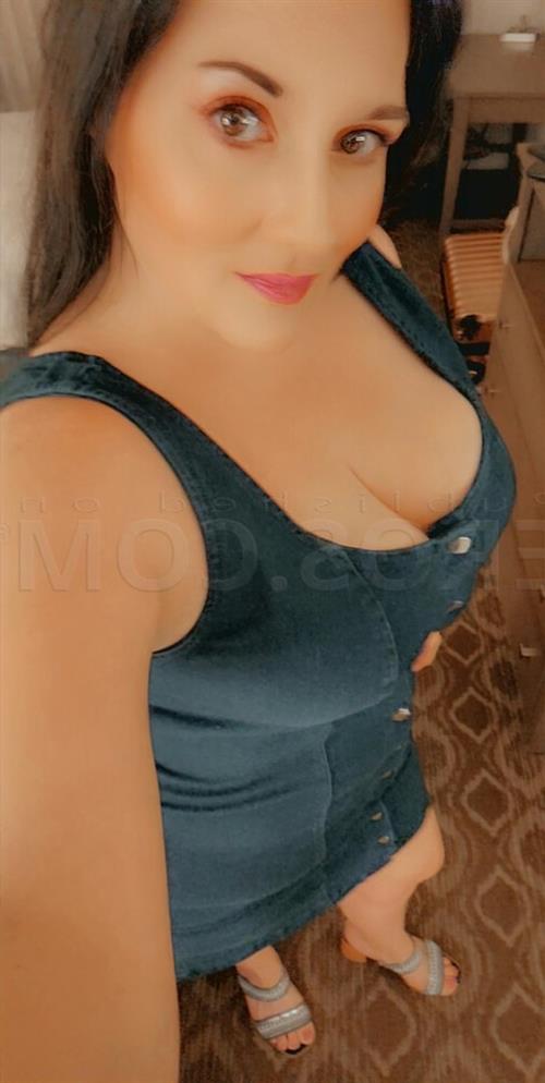 Escort Dheere - 12509